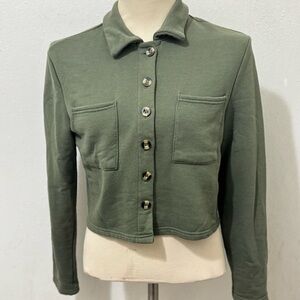 Green cropped long sleeve sweater with button-up front
